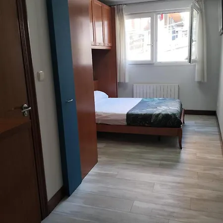 With Separate Entrance And Private Parking Гечо