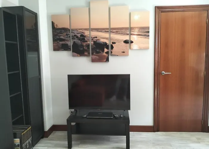 With Separate Entrance And Private Parking Lägenhet *